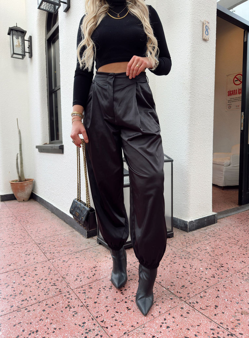 Siyah Saten Pantolon