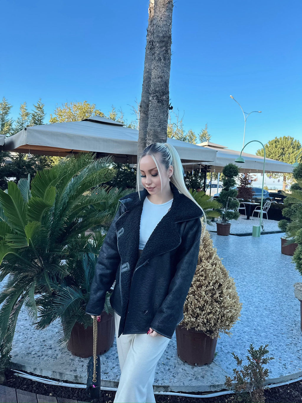 Siyah Peluş Süet Mont